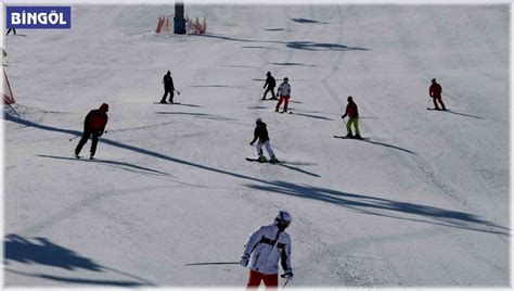 Hesarek Kayak Merkezi’ni 3 hafta içinde 25 bin kişi ziyaret ettis